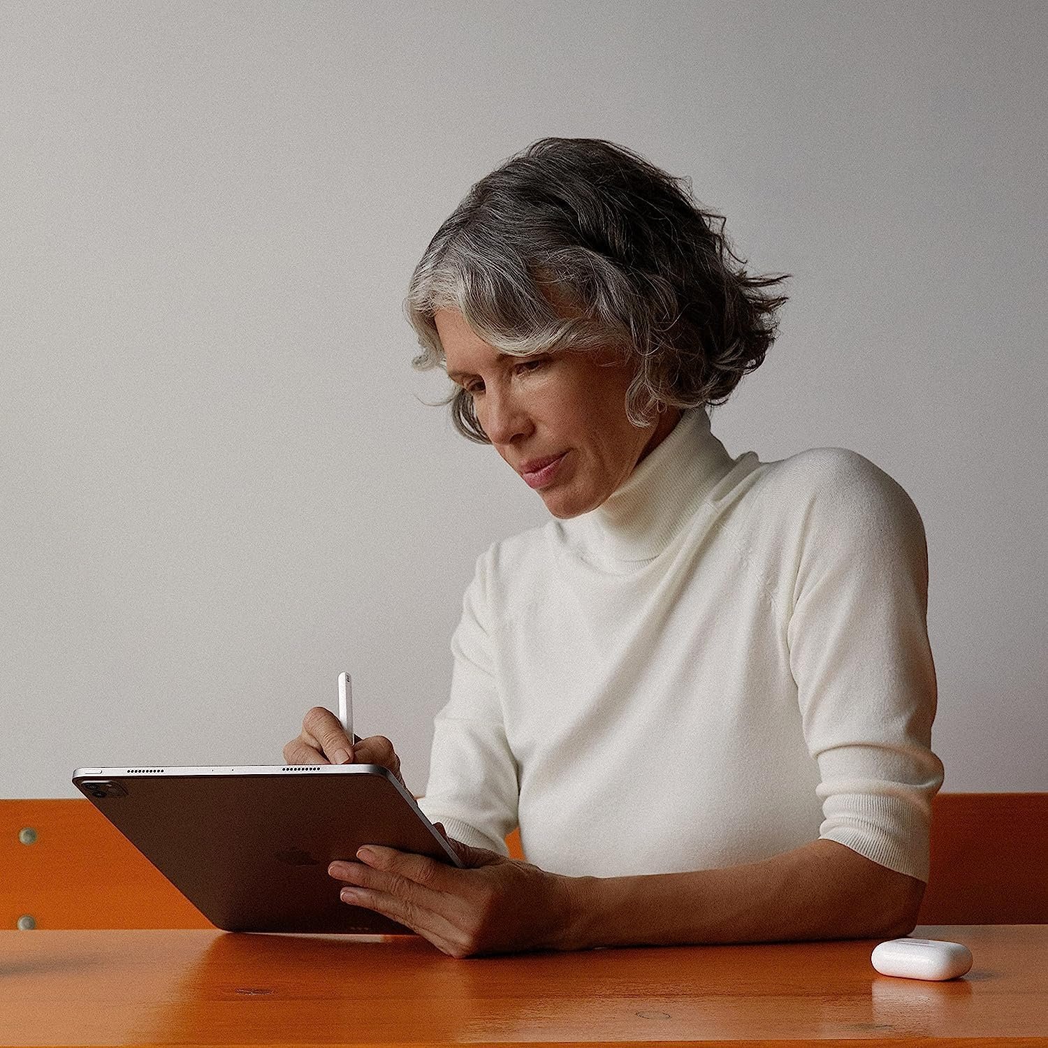 Apple iPad Pro 12.9-inch (6th Generation)